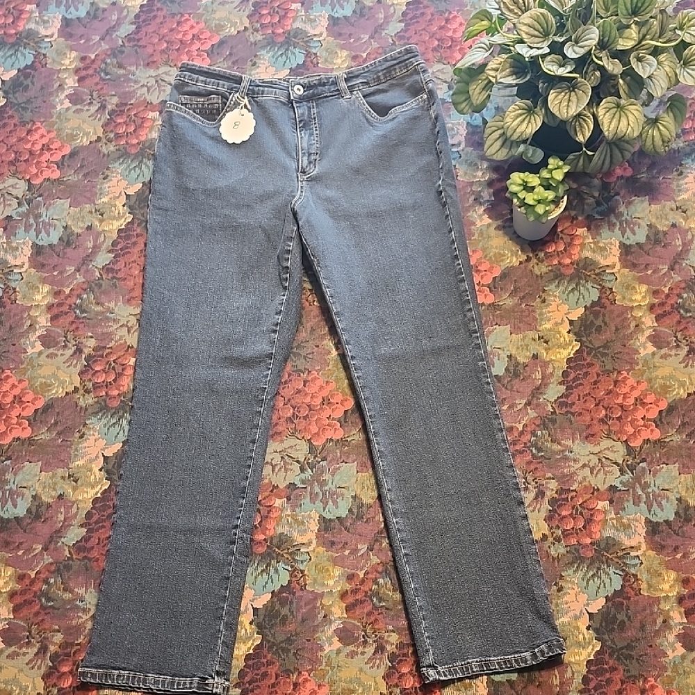 Elegant Gray Women's Straight Leg Jeans